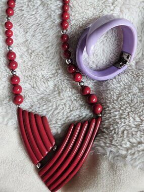 70s Lucite/Acrylic Jewelery Lot - Maroon Sculptured Necklace and Lilac Clampe